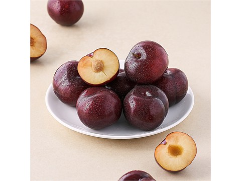 fresho! Plum - Imported, 4 pcs