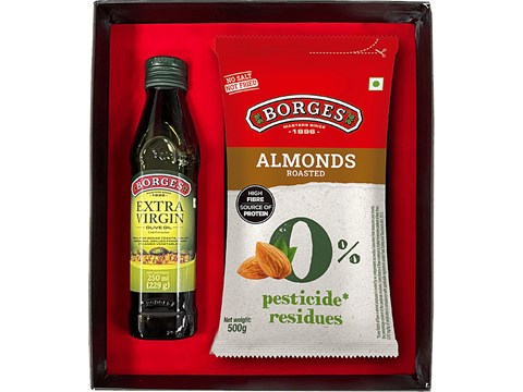 Borges Almonds Roasted 500 g & Extra Virgin 250 ml Gift Pack, 2 pcs