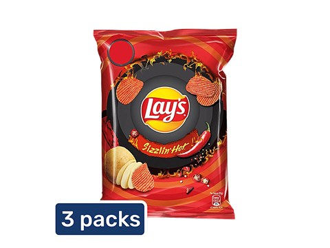 Lay's Sizzlin Hot Potato Chips - Spicy, Light, Crispy & Crunchy Snack, 3x40 g